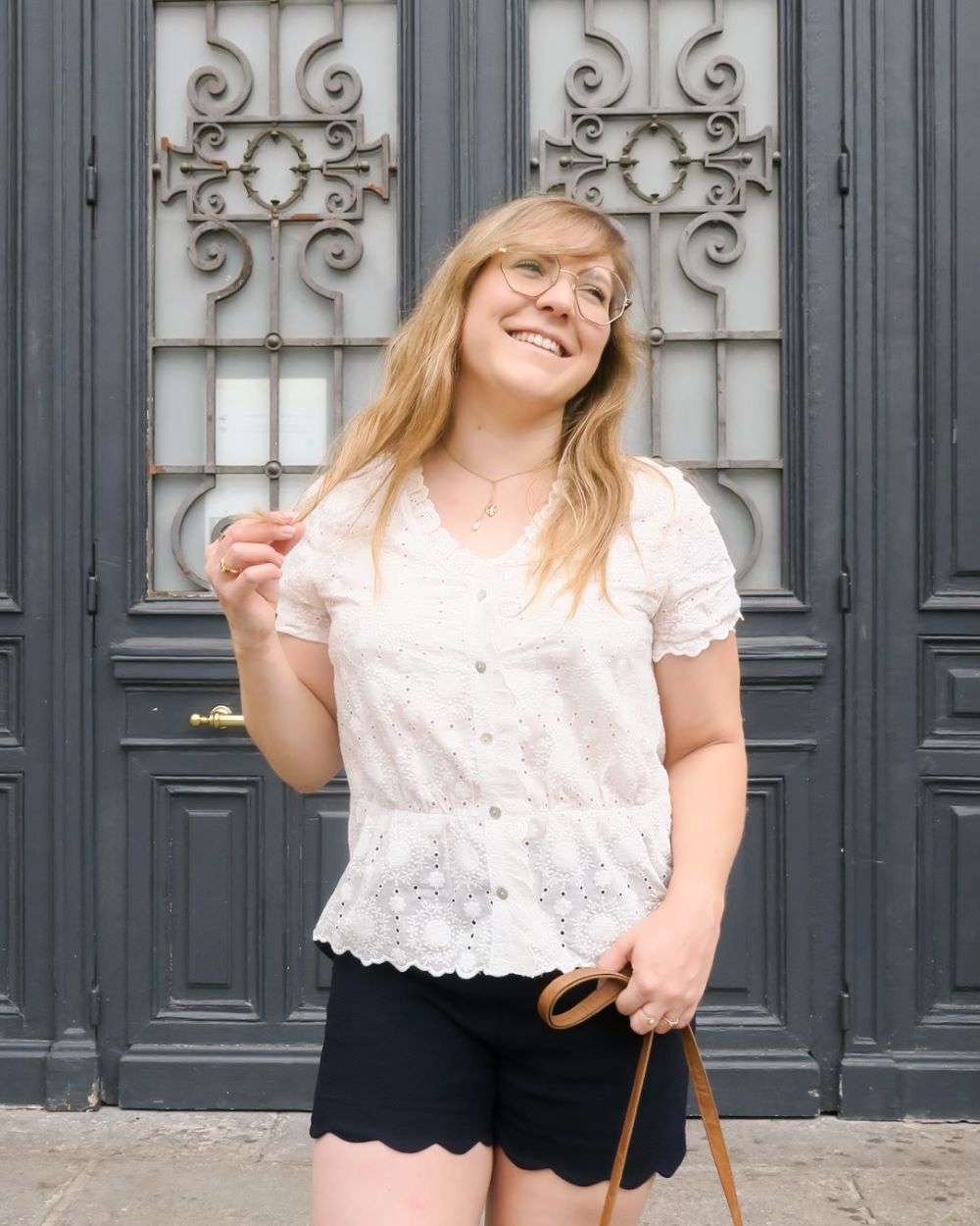 CHIMIO THERAPIE, FEMME BLONDE, CANCER, POUDRIER DE FLEUR, TEMOIGNAGE