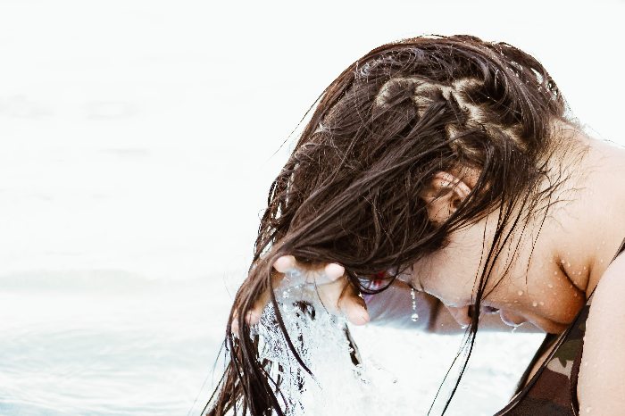 conseils pour hydrater ses cheveux secs