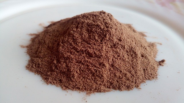 Masque au Rhassoul, yaourt et miel pour les racines grasses et longueurs sèchent